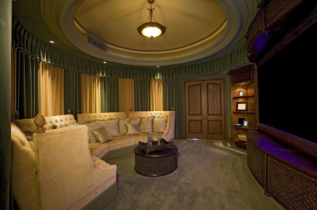 a circular type of entertainment room